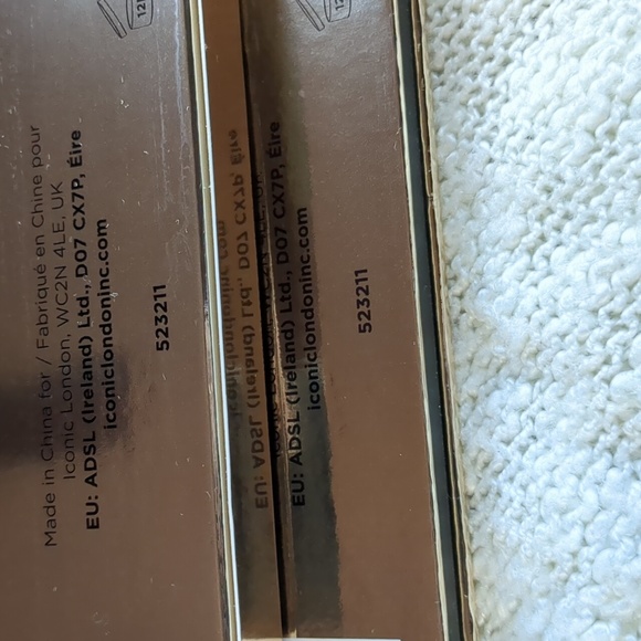 ICONIC London BOOMING & GLEAMING Eyeshadow Palette, 20 x5g/0.05oz - Picture 10 of 10